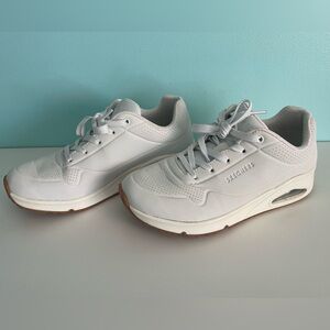 Sketcher air cushions sneakers